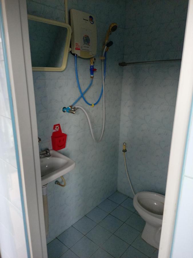 Np Guesthouse Трат Екстериор снимка