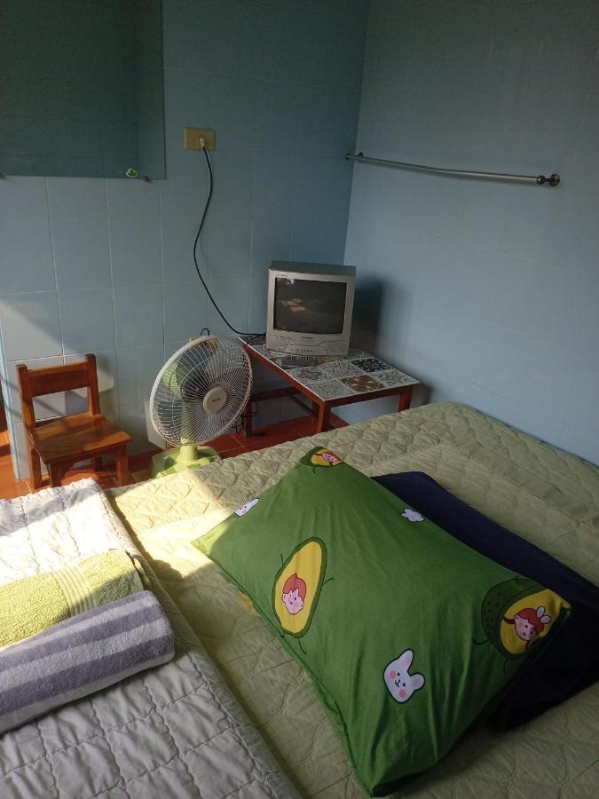 Np Guesthouse Трат Екстериор снимка