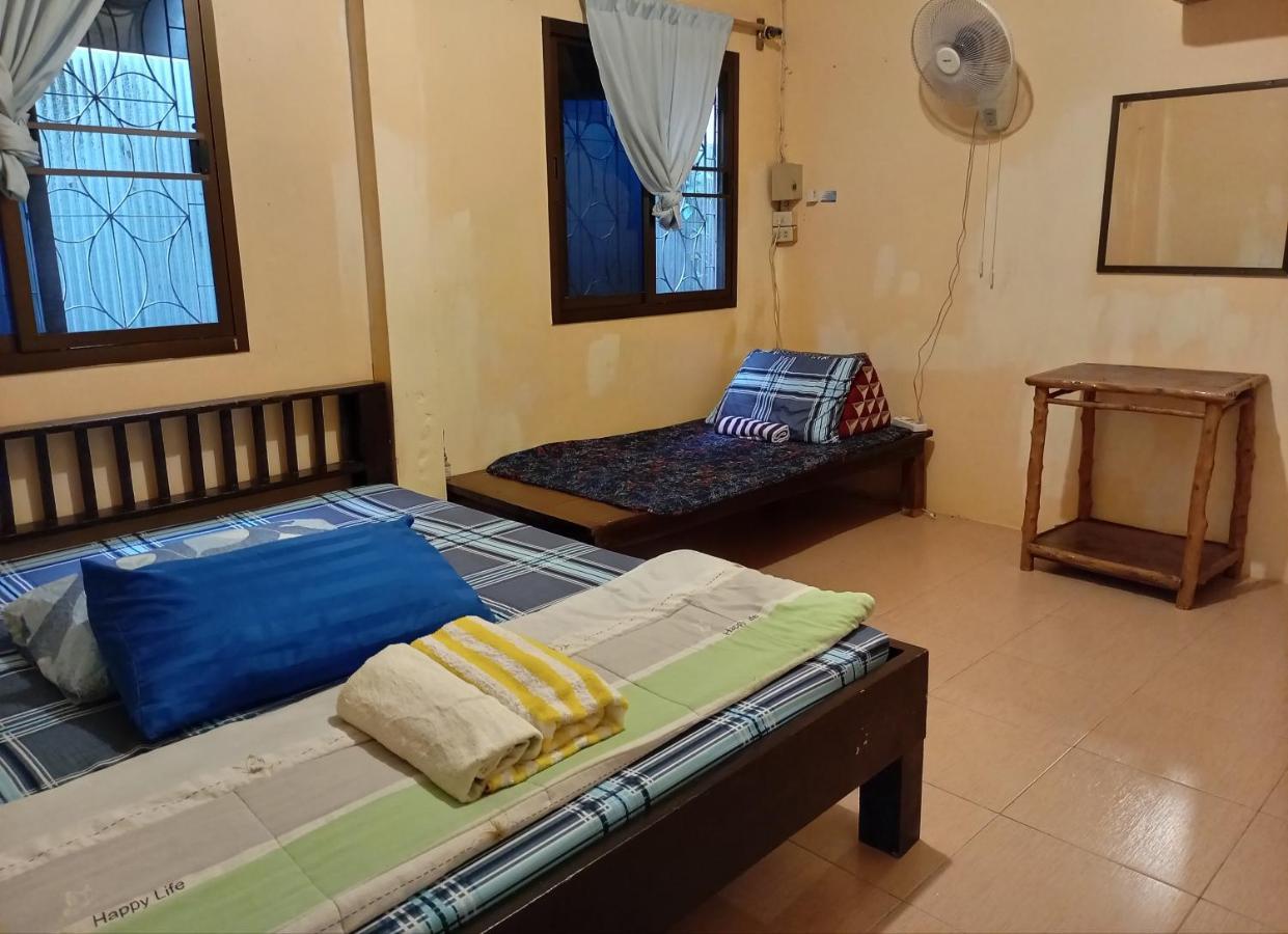 Np Guesthouse Трат Екстериор снимка
