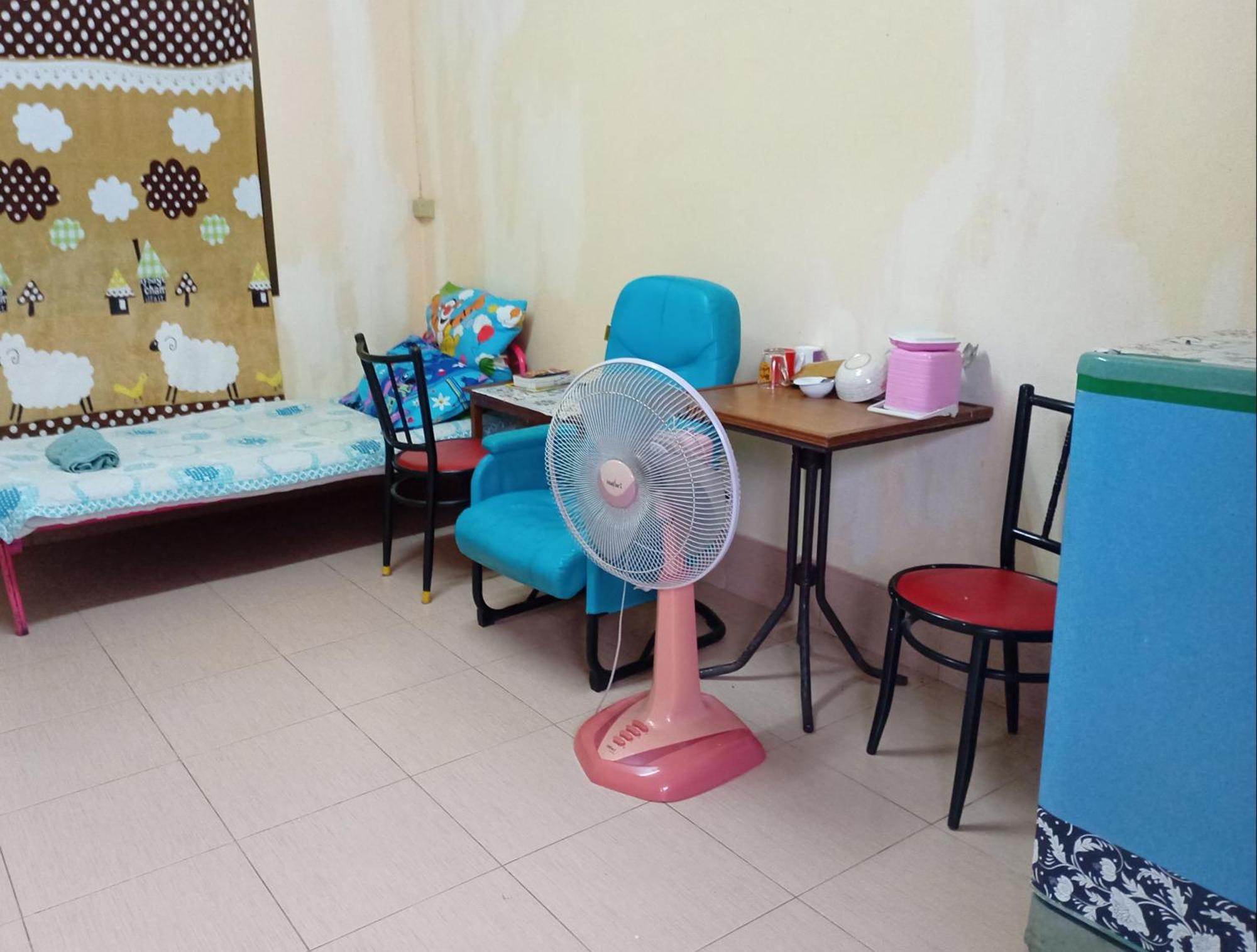Np Guesthouse Трат Екстериор снимка