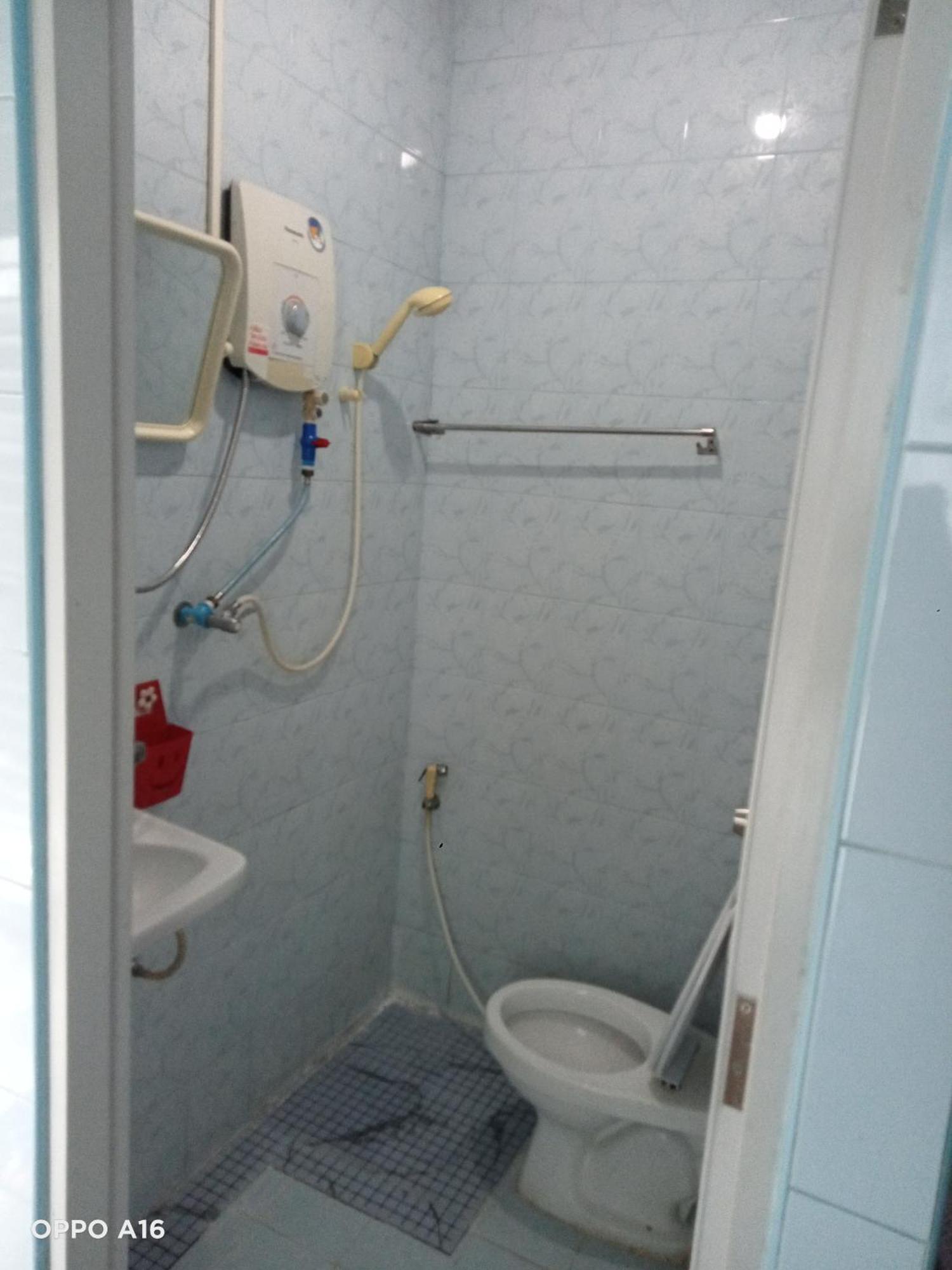 Np Guesthouse Трат Екстериор снимка